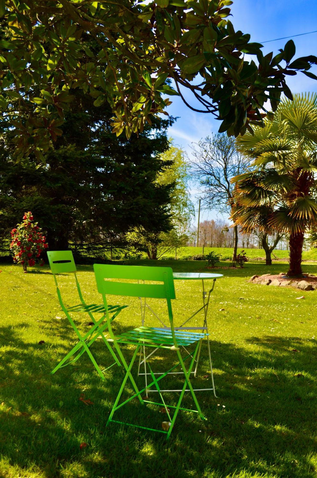 La Pichonniere Bed & Breakfast Isigny-le-Buat Exterior photo