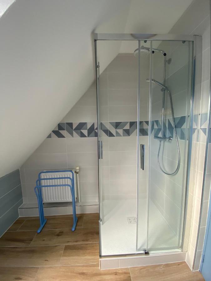 La Pichonniere Bed & Breakfast Isigny-le-Buat Exterior photo