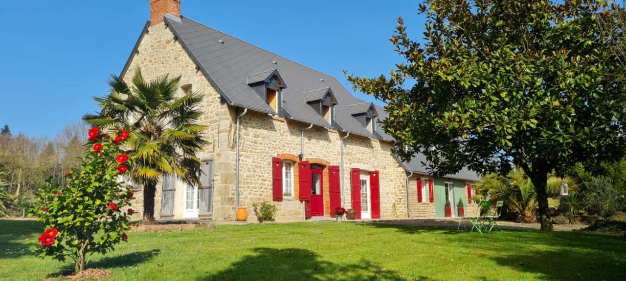 La Pichonniere Bed & Breakfast Isigny-le-Buat Exterior photo
