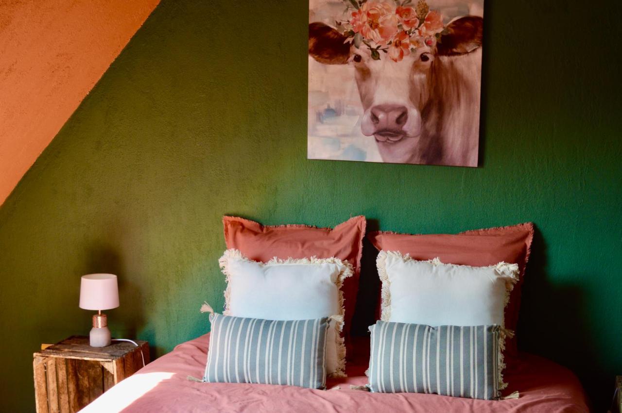 La Pichonniere Bed & Breakfast Isigny-le-Buat Exterior photo