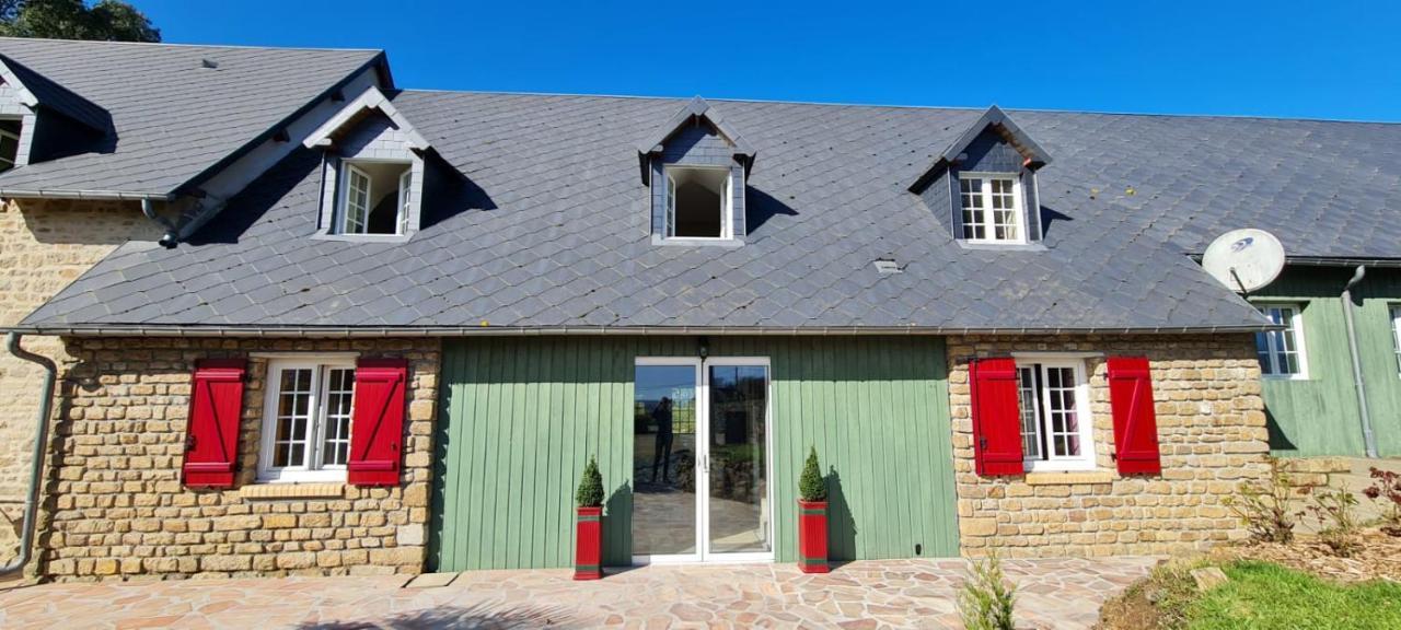 La Pichonniere Bed & Breakfast Isigny-le-Buat Exterior photo