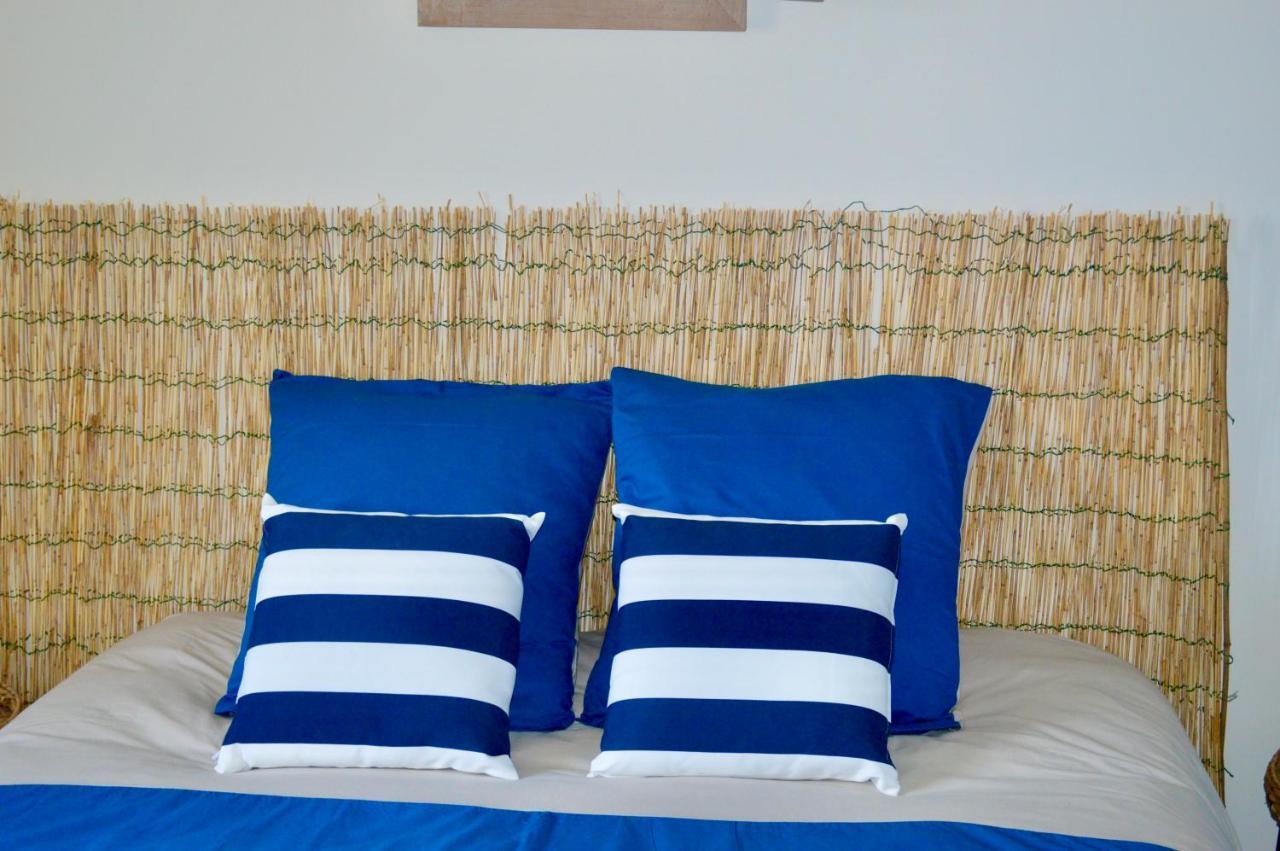 La Pichonniere Bed & Breakfast Isigny-le-Buat Exterior photo