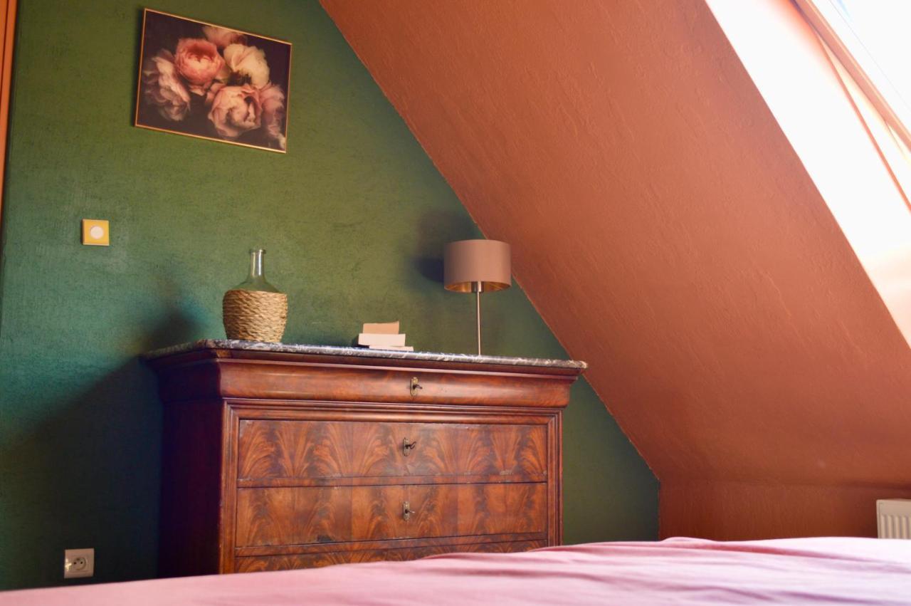 La Pichonniere Bed & Breakfast Isigny-le-Buat Exterior photo