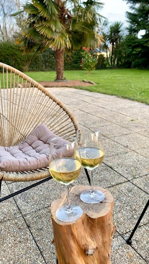 La Pichonniere Bed & Breakfast Isigny-le-Buat Exterior photo