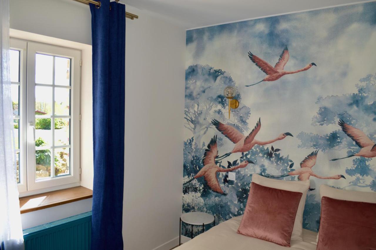 La Pichonniere Bed & Breakfast Isigny-le-Buat Exterior photo