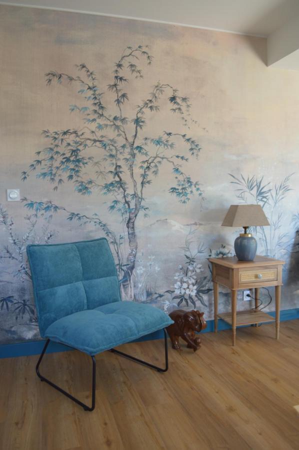 La Pichonniere Bed & Breakfast Isigny-le-Buat Exterior photo